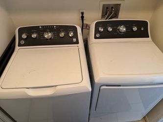 GE Washer and Gas Dryer set