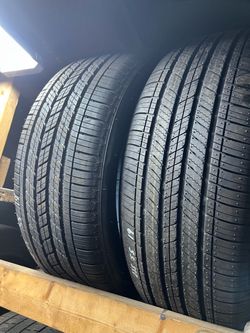 Set of 2 All-Season Tires 235 55 19