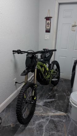 Surron lbx 2025, 900 miles on it