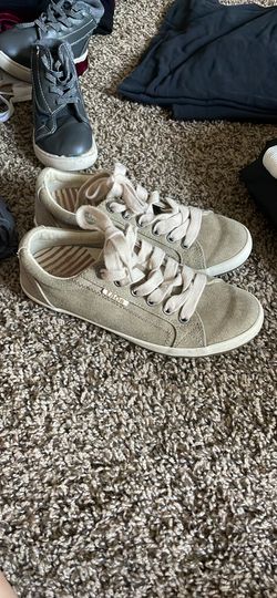 Size 5 Women’s Shoes