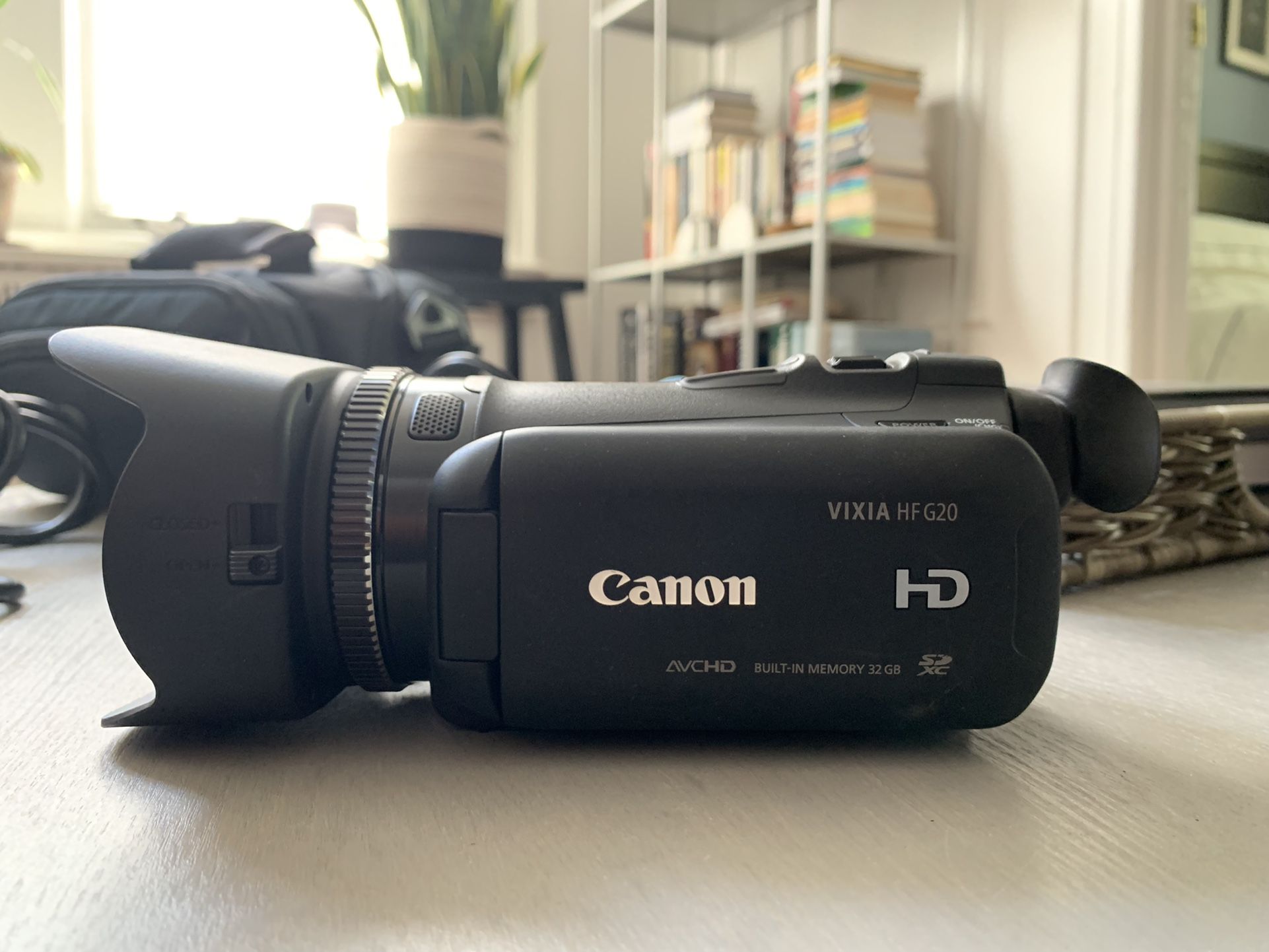 Canon Vixia HF G20 - Camcorder for Sale in Queens, NY - OfferUp