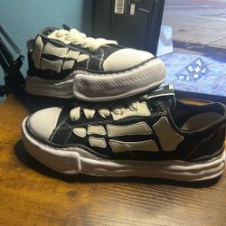 Amiri X MMY bones Size 10/5 - 11