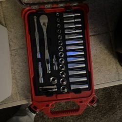 MILWAUKEE PACKOUT RATCHET SET 3/8 
