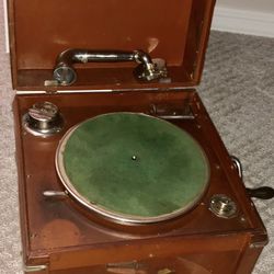 Vintage Phonograph 