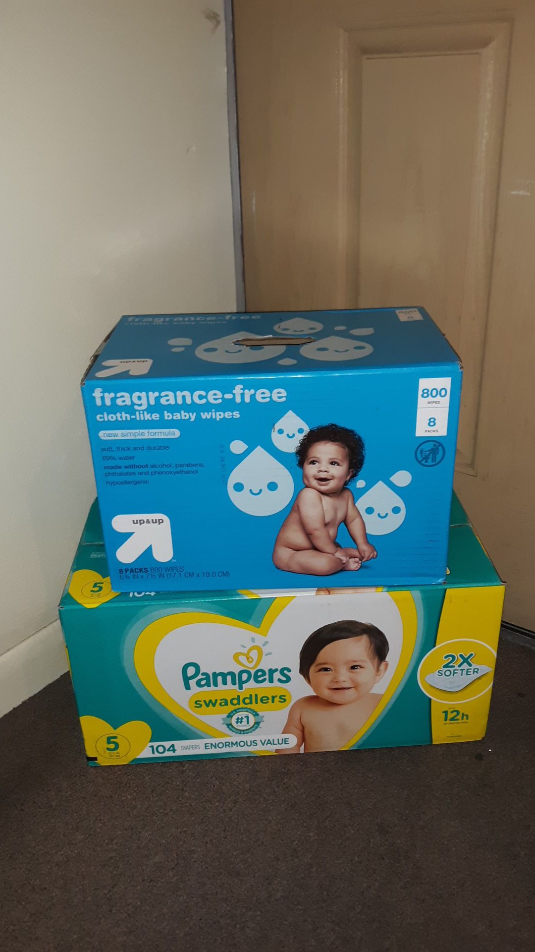 Diapers Pampers Swaddlers size 5 (104 count) and baby Wipes (800 count) other sizes available PAÑALES otros tamaños disponible