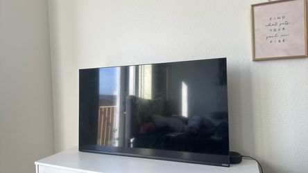 Mounted TV 43”