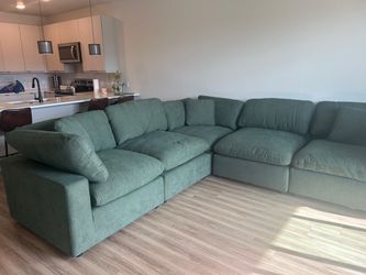 Living spaces green L sectional -  like new!