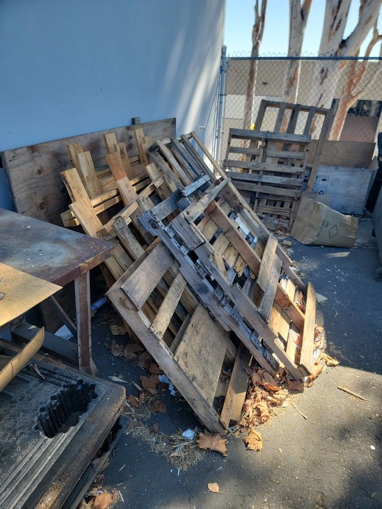 Miramar Free Pallets