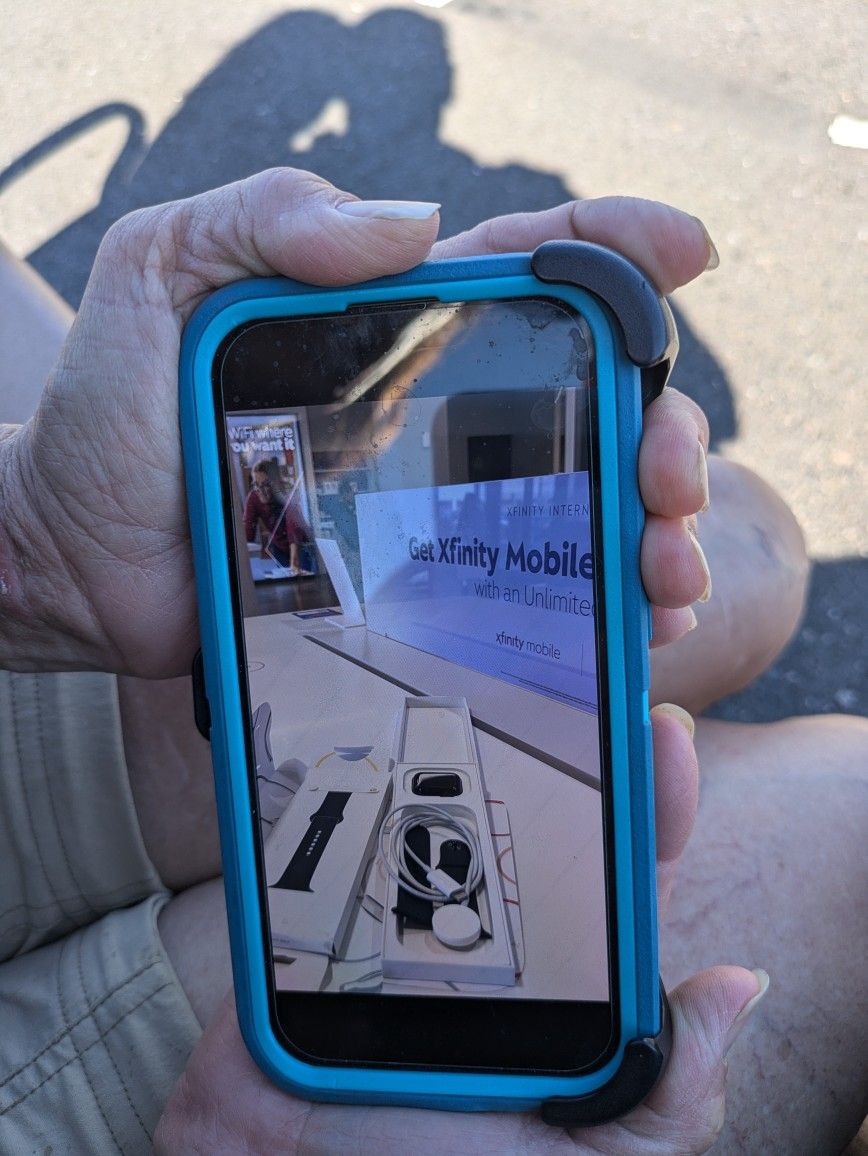 Apple , Small To Medium, SE, Cellular, Open Box, Never Used