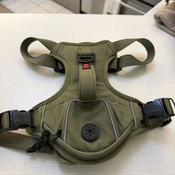  Dog harness (medium Size) Kong Brand ; Like New