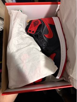 Jordan 1 “Satin “ Size 9.5  Men - Women’s 11