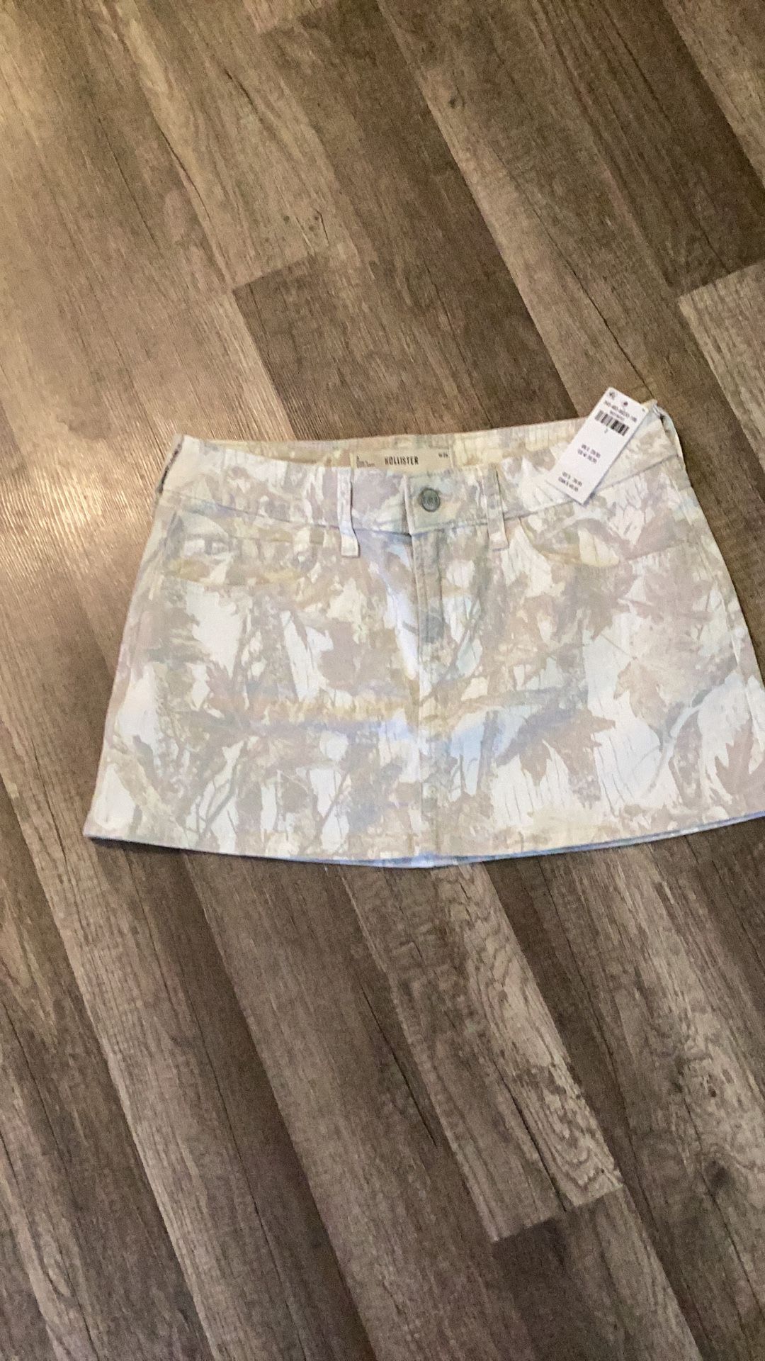 Hollister White Camo Mini Skirt Size 2