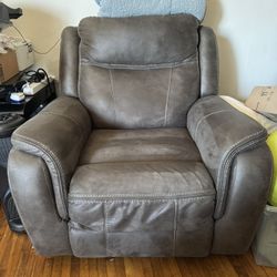 Recliner Excellent Condition