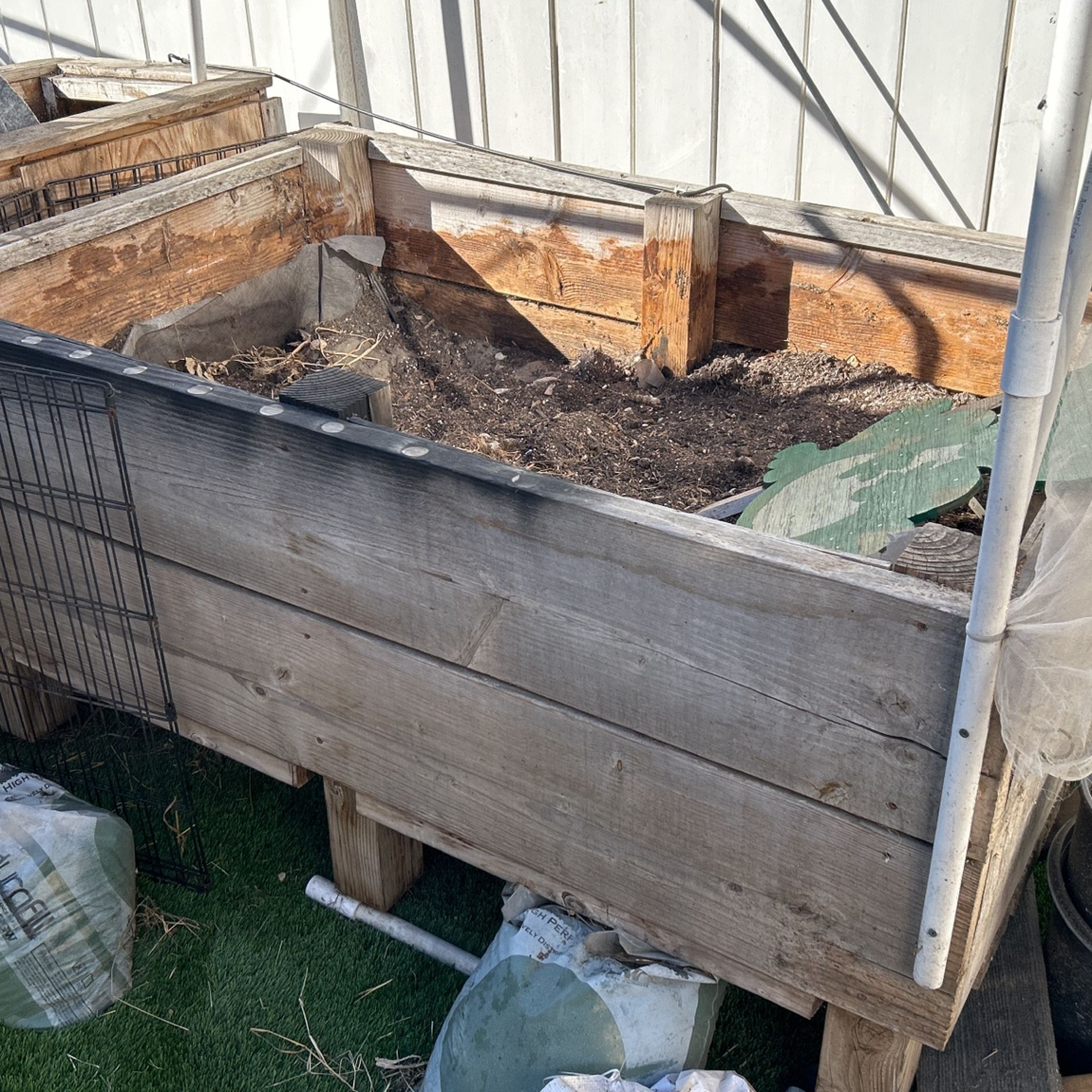 Large Raised garden Planter. (Need It Gone)