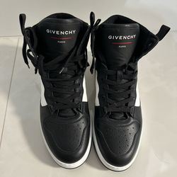 Vendo zapatos Givenchy totalmente nuevos.