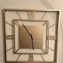 Hanging wall clock