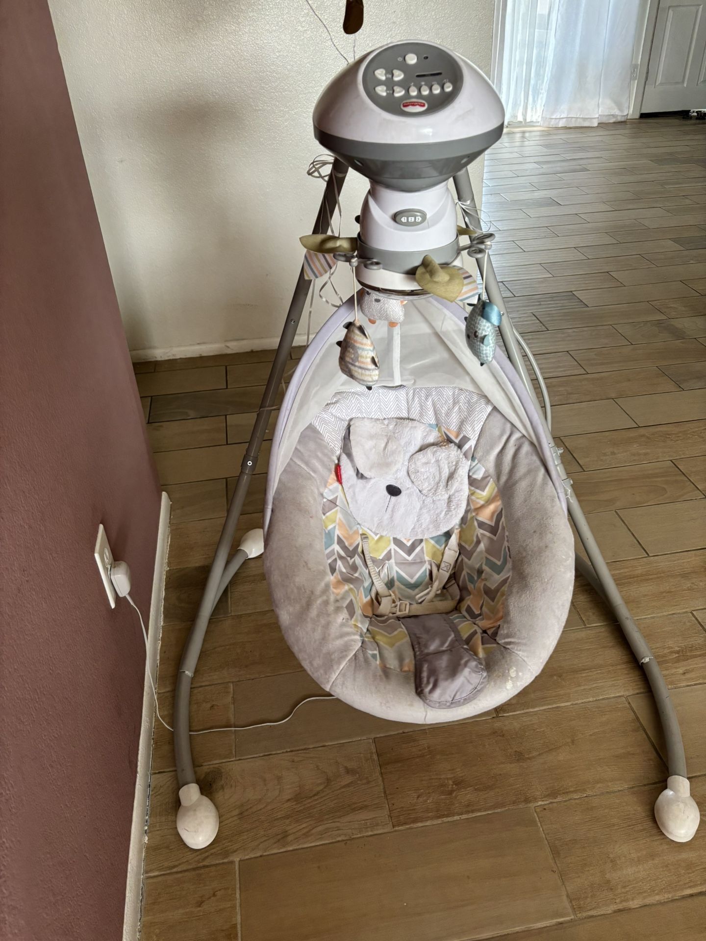 Baby Fisher price Swing
