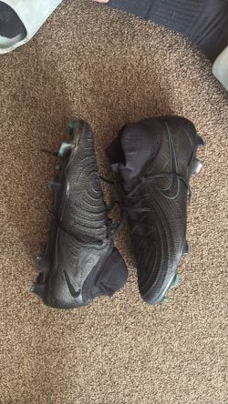 Nike Phantom Luna 2 Elite Cleats Size 10.5