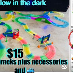 $15 Huge Glow in the Dark Magic track 500 + tracks and Car 🚙 and accessories batteries included