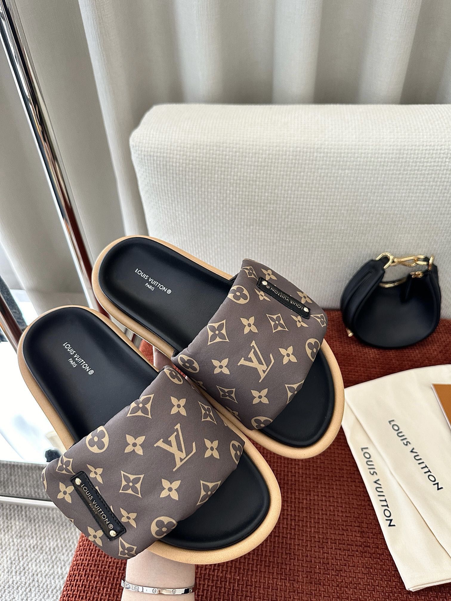 LV Louis Vuitton Women's Pool Pillow Old Flower Thick-soled Velcro Slippers (off11)