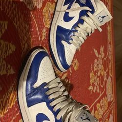 Jordan 1 Mid Kentucky Blue