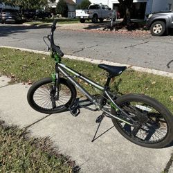 Razor FS20 Pro Series 20” Bicycle
