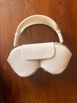 AirPod max w/protective gear