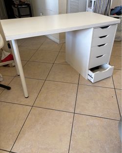 White desk / vanity with chair