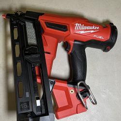 Milwaukee M18 Fuel 16 GA Angled Nailer