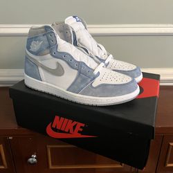 Jordan 1 High “Hyper Royal” 10M