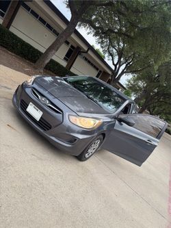 2013 Hyundai accent