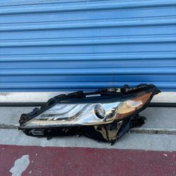 2018,19,20,21,22,23,2024 Toyota Camry Headlight Lh 