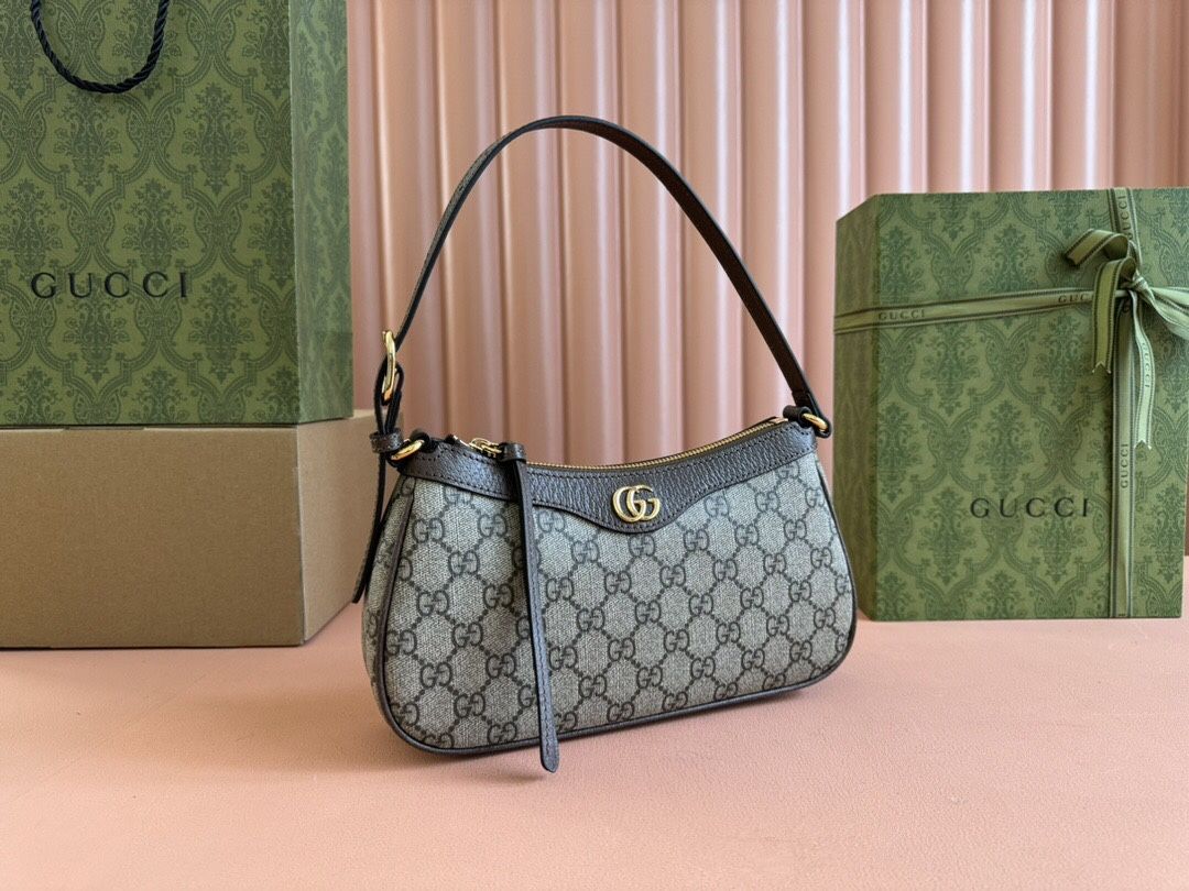 Fashionable women's classic shoulder bag