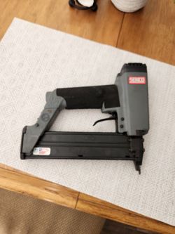 Finish nailer