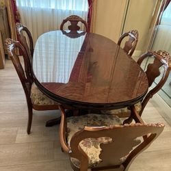 Table & 6 Chairs