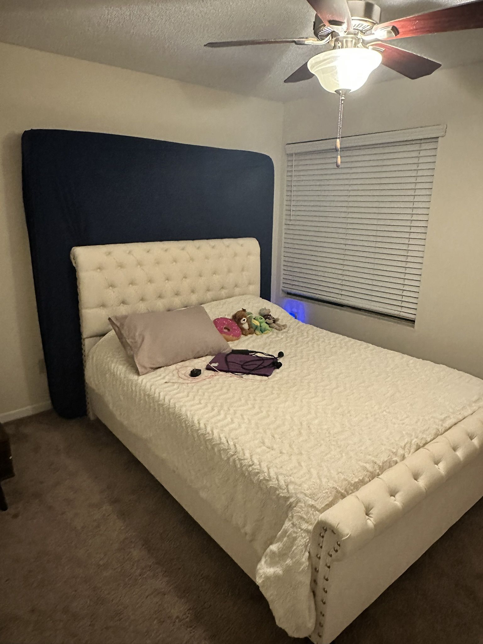 Queen Size Bed With Bed Frame And Head