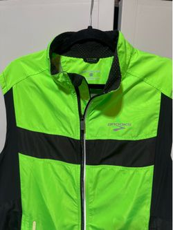 🏃‍♂️ Brooks Reflective Running Vest - excellent condition -