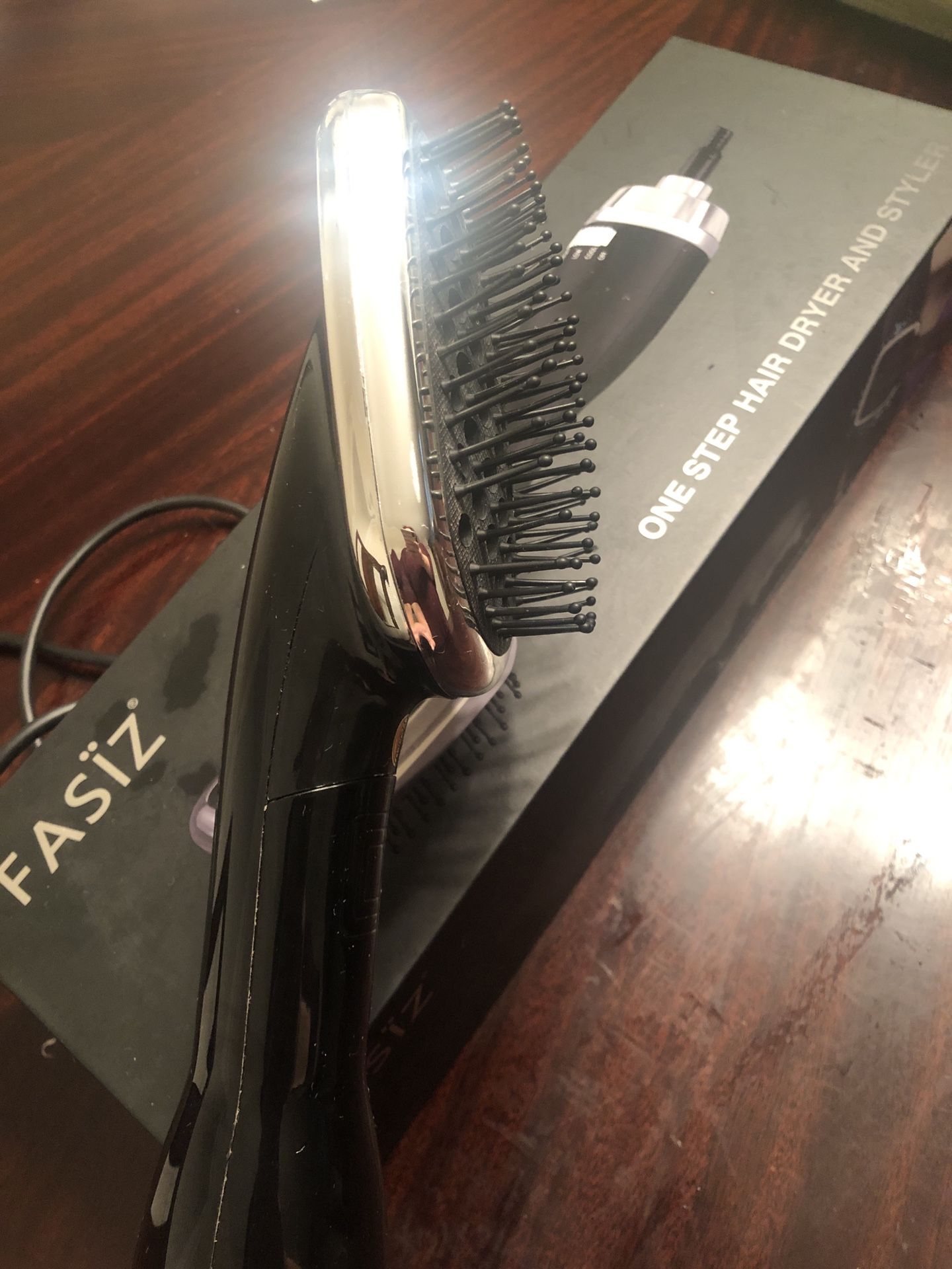 One Step Hairdryer/ Styler Hot Brush