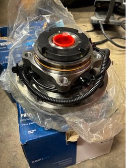 New Pair (2) Front Wheel Hub & Bearing Assemblies - 1(contact info removed) Ford Super Duty 4WD (K515020)