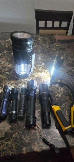 8 Flash lights