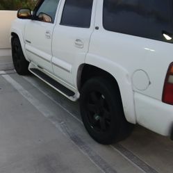 2002 Chevy TAHOE 