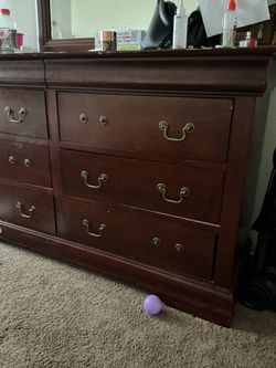 8 drawer dresser (two secret drawers on the top)