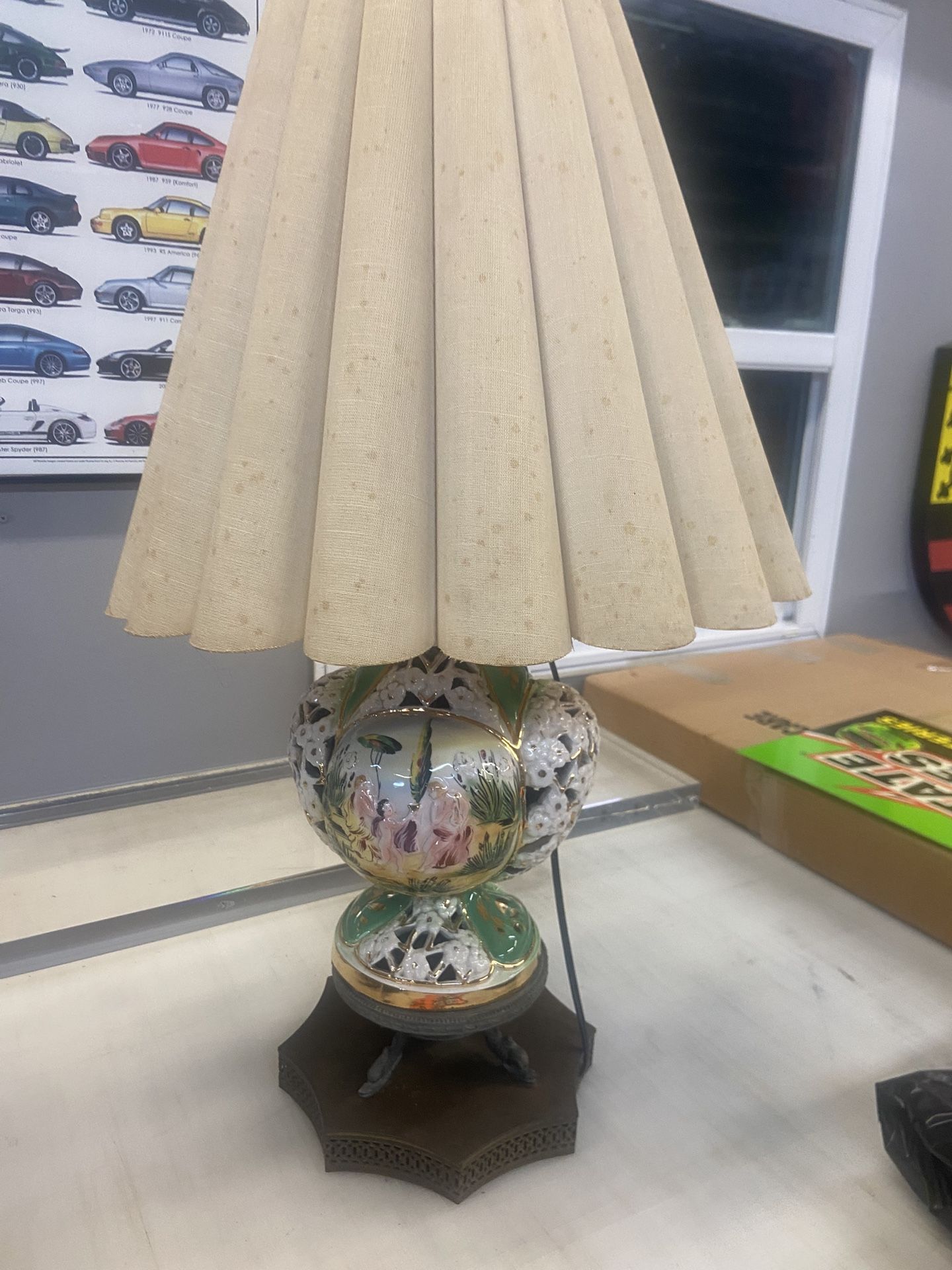 Vintage Capodimonte Italian Porcelain Table Lamp Brass Finish Base With Shade