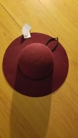GIRLS HAT NWT