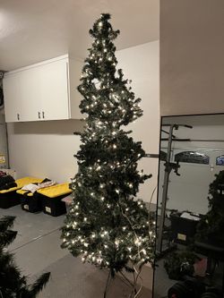 Christmas tree 8 Ft