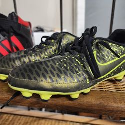 Nike MAGISTA SOCCER CLEATS