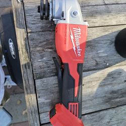 Milwaukee 18 V Brushless GRINDER