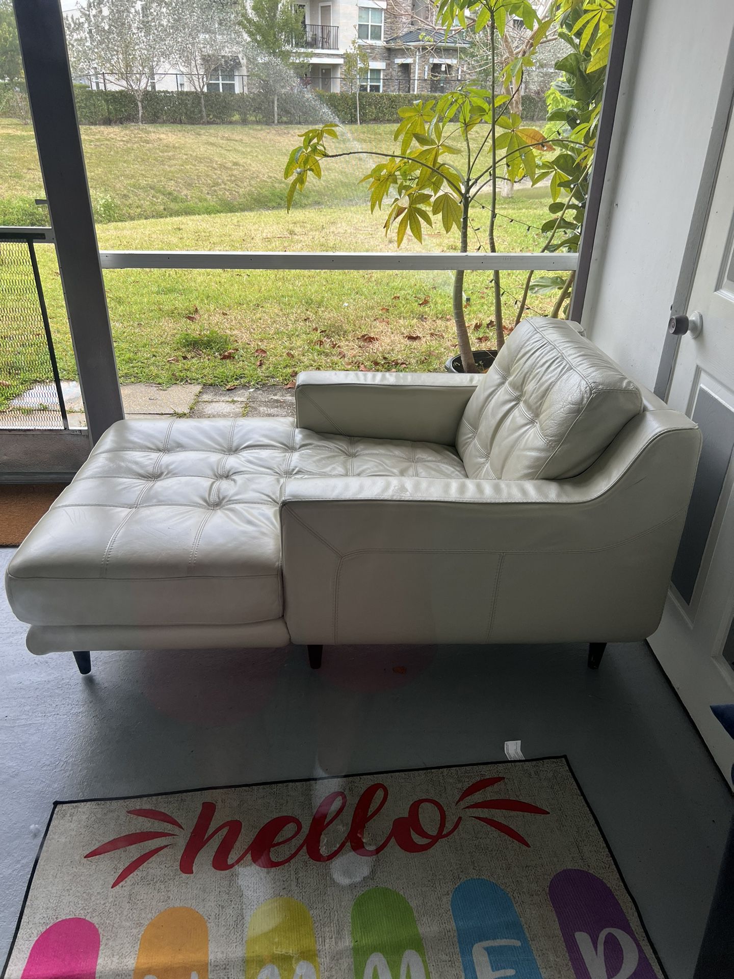 Leather Lounge Chair In Good Condition Excellent $150 