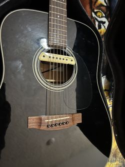 Takamine G320 Guitar