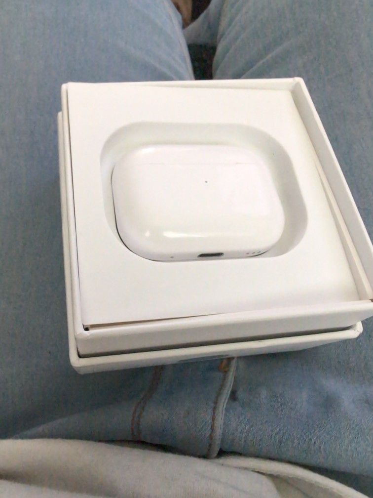 Earbuds 